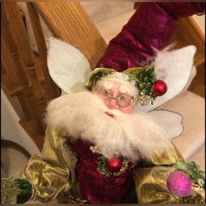 Mark Roberts “Decorating” Fairy  Large 22/250.